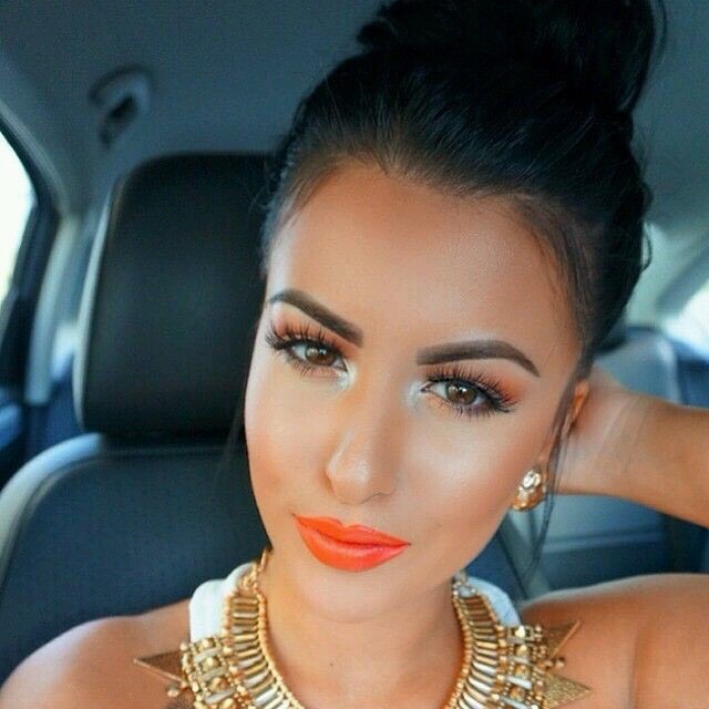 Beautiful Makeup With Orange Like Lip Color