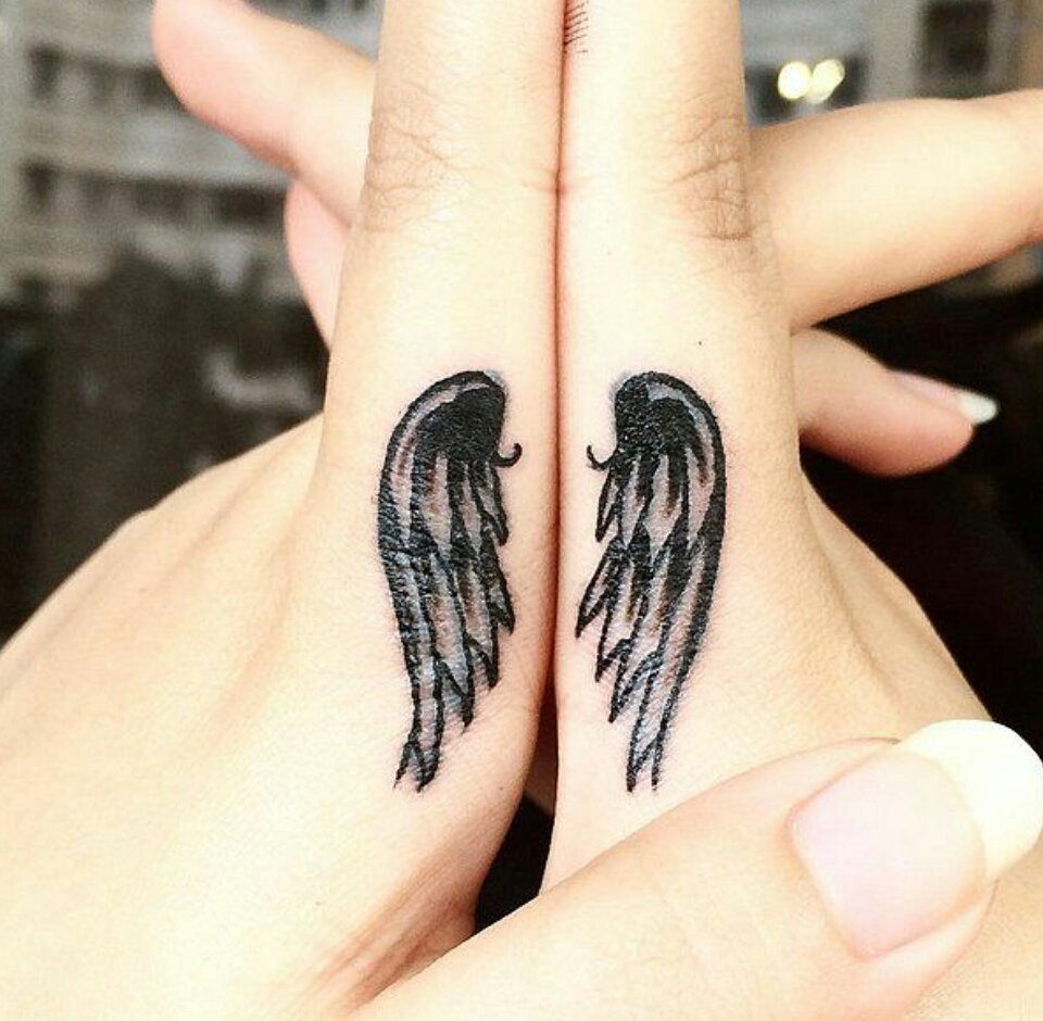   Beautiful Dainty Finger Tattoos For Women!