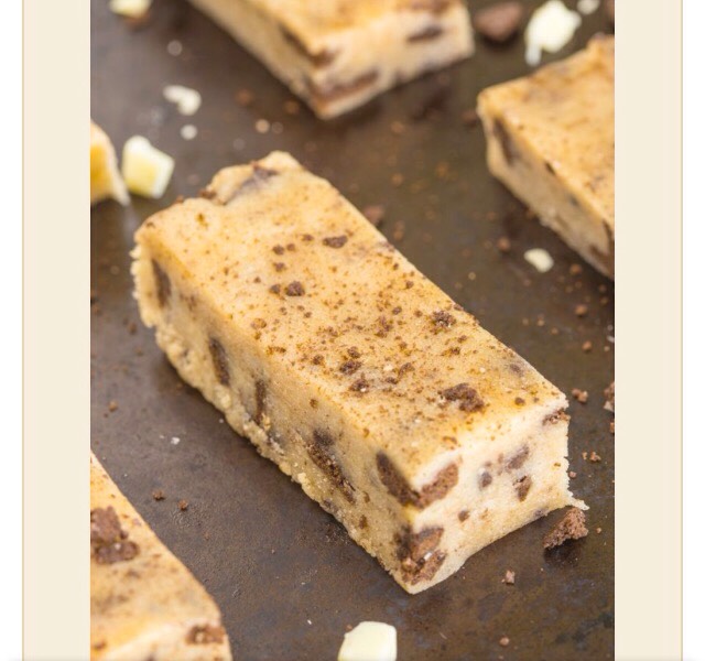 No Bake Cookies & Cream Protein Bars