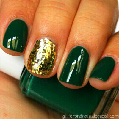 Pretty Christmas Nails