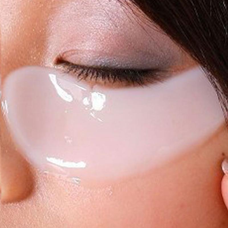 Our Sleeping Beauty Gold Facial masks and Bye Bye Eye Bags undereye masks offer the highest level of absorption and create a layer between the skin and the environment. They can be worn from 15 minutes to overnight, and stay refreshingly moist the entire duration of use, meaning you'll wake up with a hydrated and youthful complexion by morning!