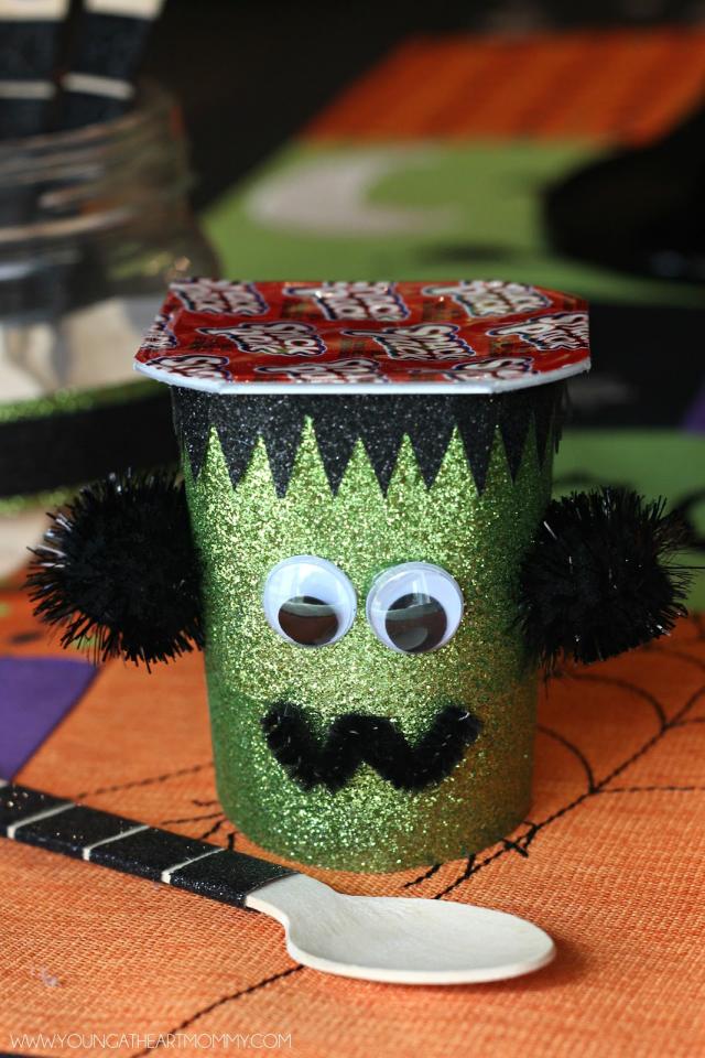 4. Lastly, attach two googly eyes and a mouth. Use a piece of pipe cleaner to form a squiggly smile or facial expression you prefer.