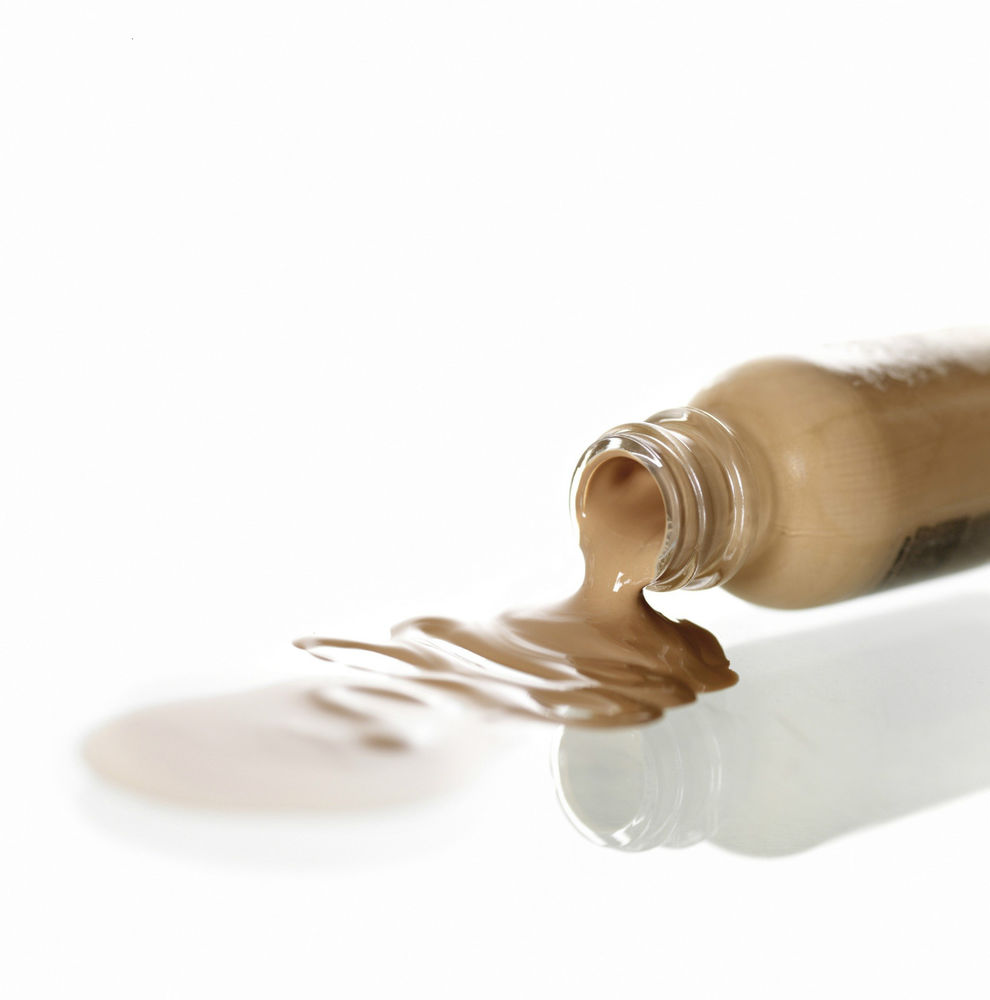 Look for liquids and creams.

If your skin is prone to flaking or dry patches, use liquid or cream foundations that contain oil. Don't need a lot of coverage? Try a tinted moisturizer