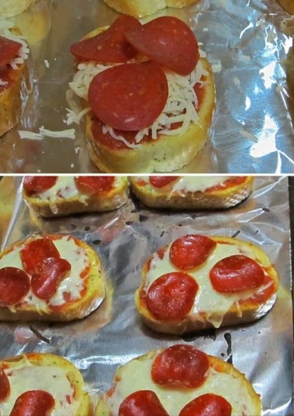 Texas Toasted Garlic Bread Pizza!! 