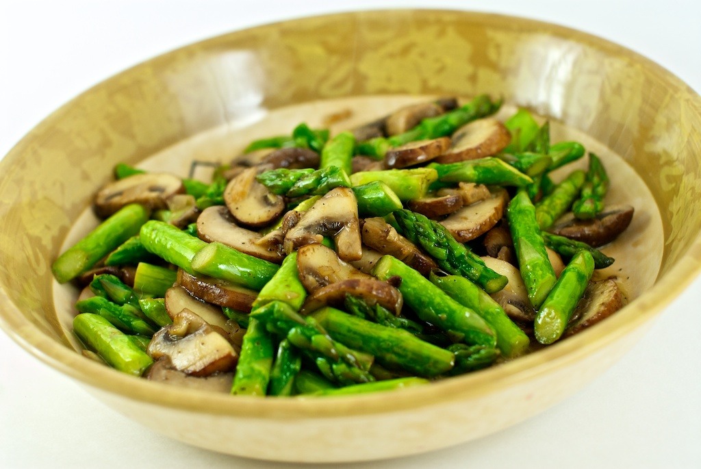 Dinner: Refilling at the end of the day.  For dinner try to avoid sugars. Try to have two green veggies, one grain (avoid corn), and some more beans if your really hungry. If not that hungry skip the beans. Dinner is the end of the day meal so you won't need the quick energy from sugars. 