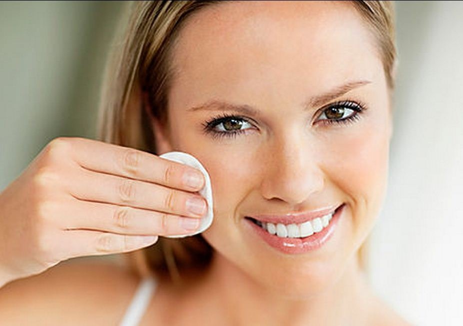 Coconut Oil + Make Up