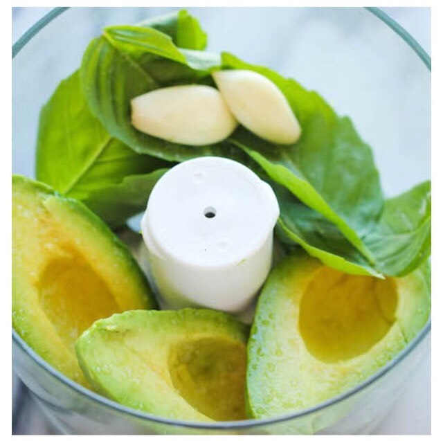 20 Minute Healthy Avocado Pasta 