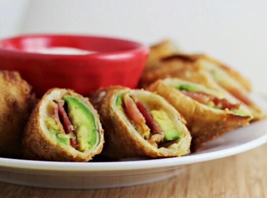 Avocado bacon eggs rolls recipe