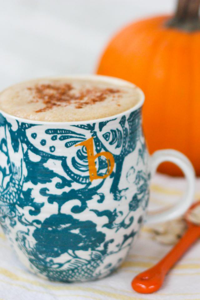 Healthy Homemade Pumpkin Spice Latte 