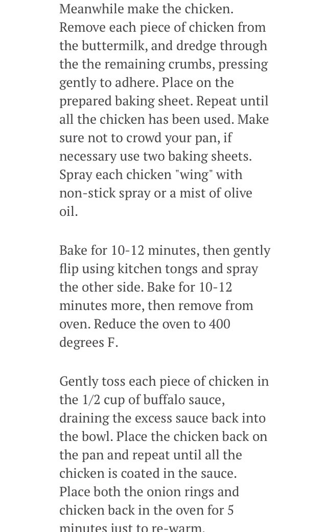 Healthy Crispy Onion Ring Buffalo Chicken & Blue Cheese Salad 