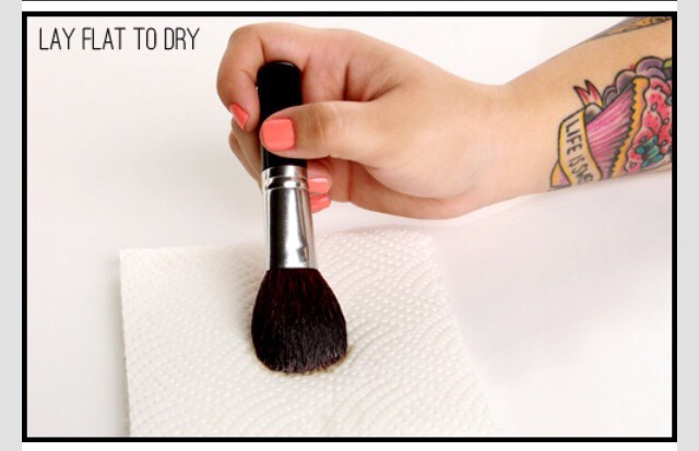 How To Clean Ur Makeup Brushes
