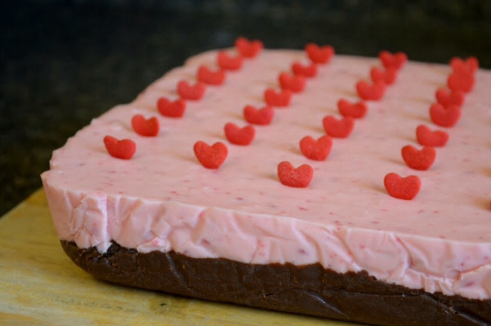 Valentine's Day Red Hot Oreo Fudge Recipe ❤️ #tipit