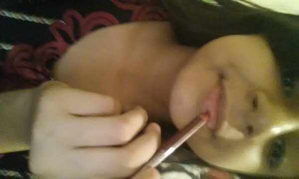 gently put it in yr lips like usally 
