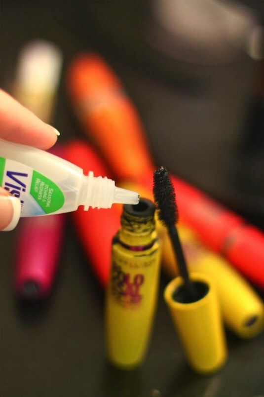 Just apply 3-5 Eyedrops to your mascara. Problem solve! 
😊 
Enjoy! 