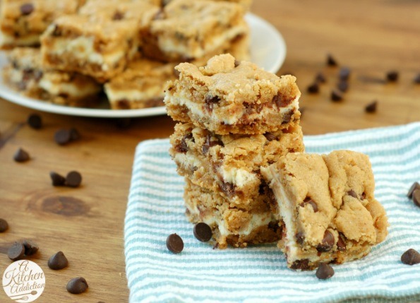 Peanut Butter And Chocolate Chip Cream Cheese Cookies. 😍