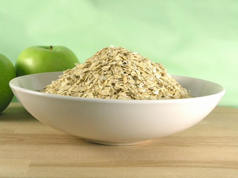 • One of the best home remedy to get rid of blackheads is a paste of oatmeal powder combined with rose water. Apply it on your face for 20 minutes to remove blackheads.

