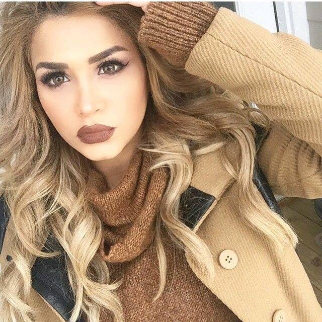 Beautiful Makeup And Lip Color 😍