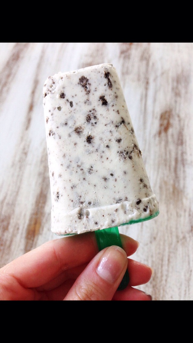 100 Calorie Oreo Popsicles