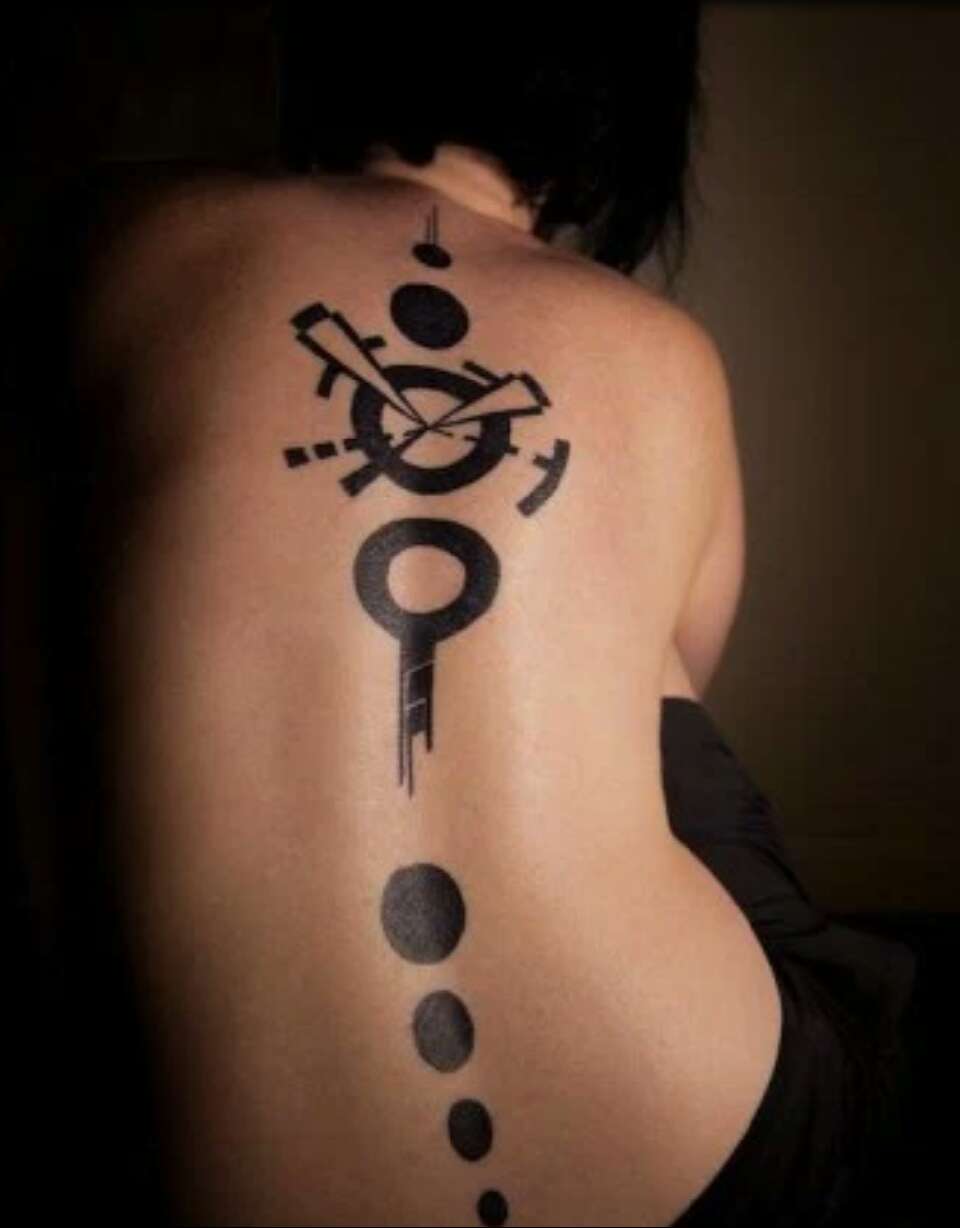Spectacular Spine Tattoos !!!