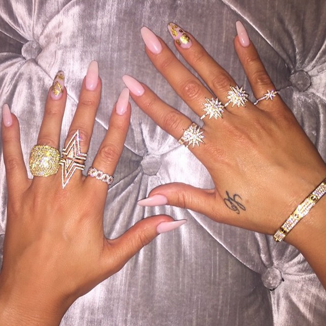 Beautiful Trending Nail Looks