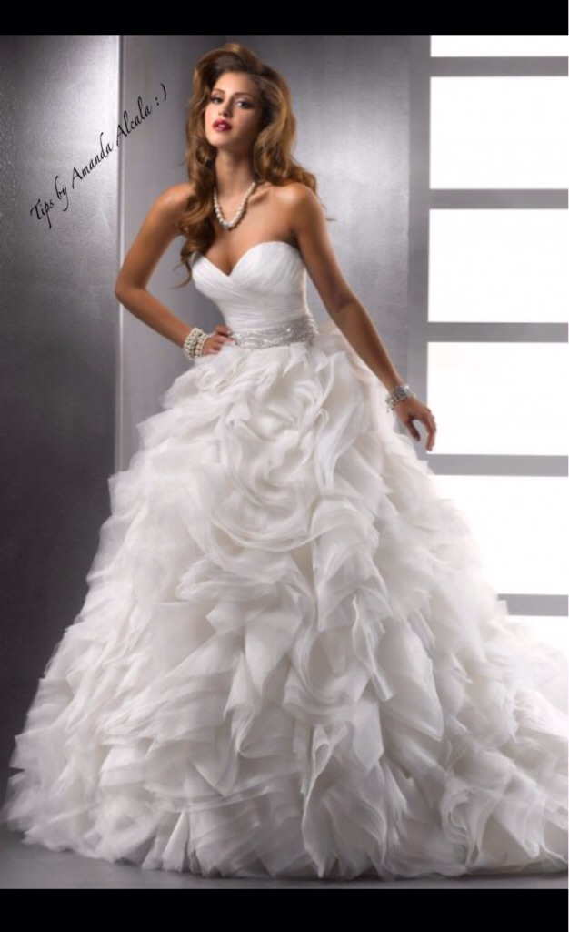 Beautiful Wedding Dresses UNDER $500! π #tipit