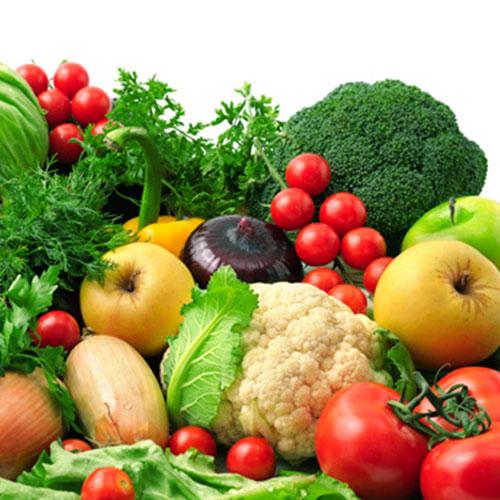 Reduce your intake of high-fiber foods. Many high fiber foods--broccoli, beans, Brussels sprouts, cauliflower--cause gas and bloating. Eliminate them from your diet during this week. When the week is over, gradually add them back one at a time. You might find that some bother your stomach more than 