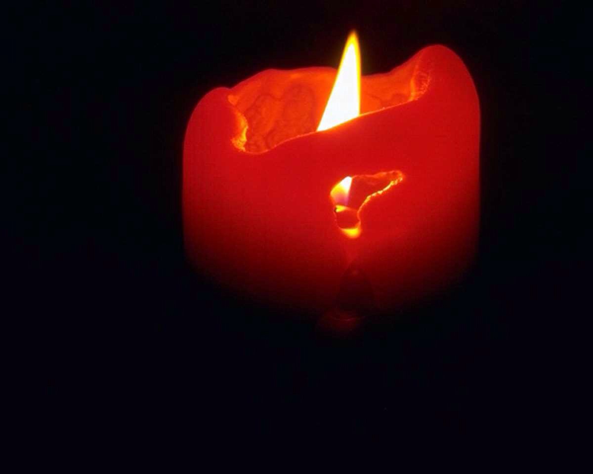 Instead of burning your hand every time you light a candle, use a q tip and rubbing alcohol. Light the tip of the q tip. And then light the candle. 🔥