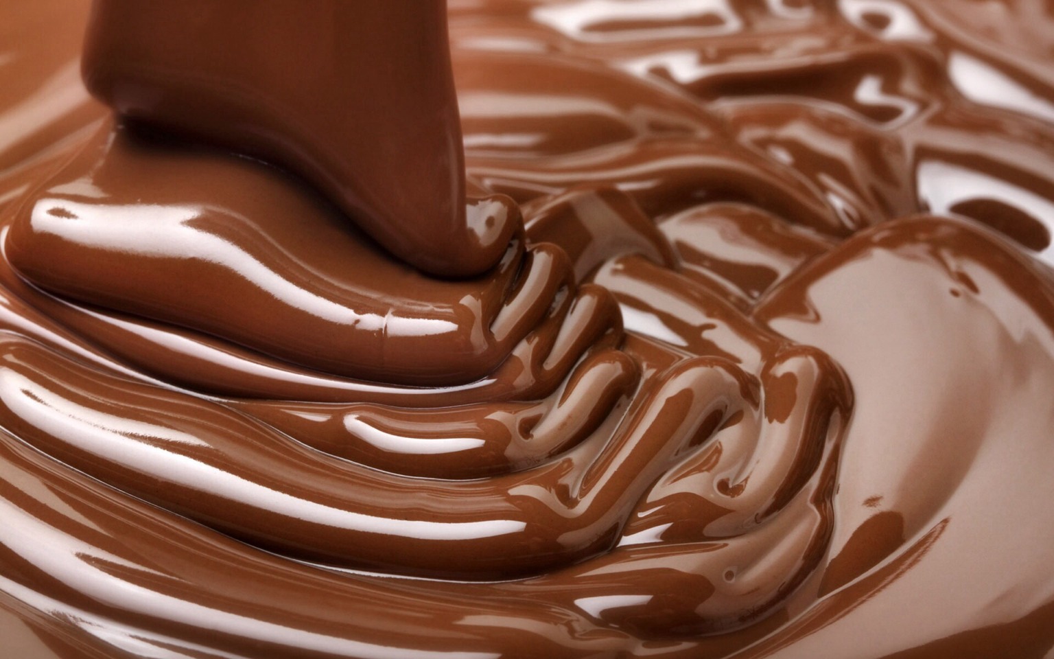 Ladies, admit it. We all need chocolate. But it's not just used to consume. Try melting some and apply on your face. The results will surprise you. 