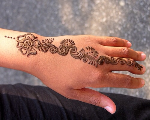 Cute Henna Designs 😘