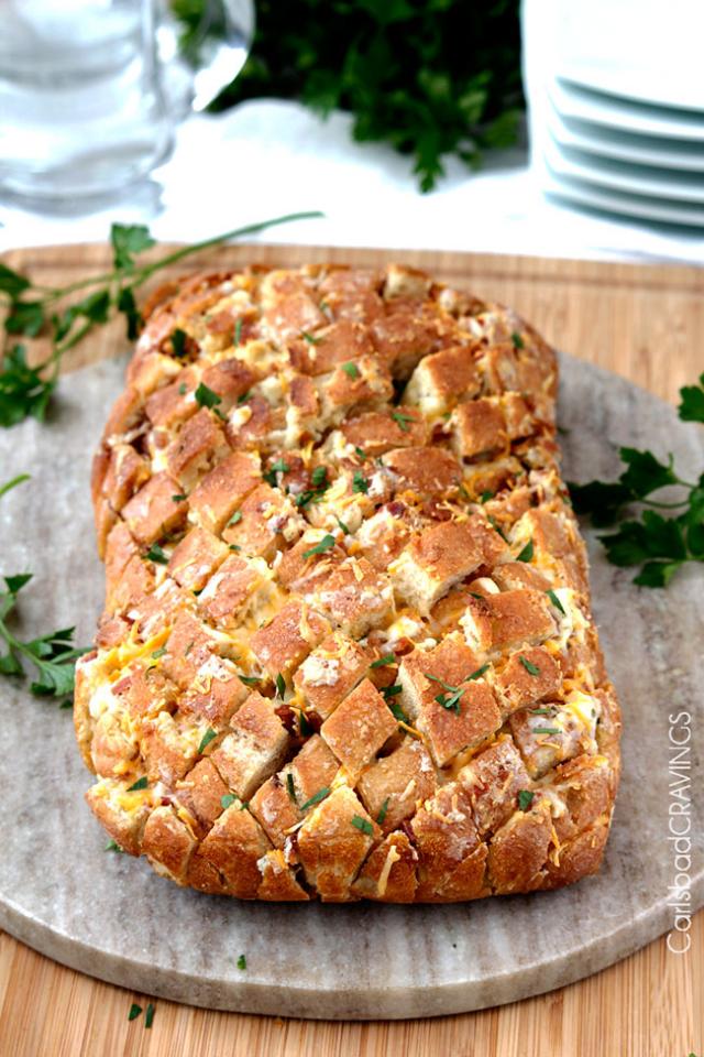 BACON RANCH PEPPER JACK PULL APART BREAD 