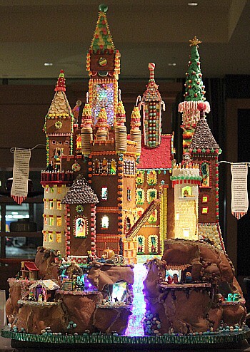 AMAZING Gingerbread Houses! 