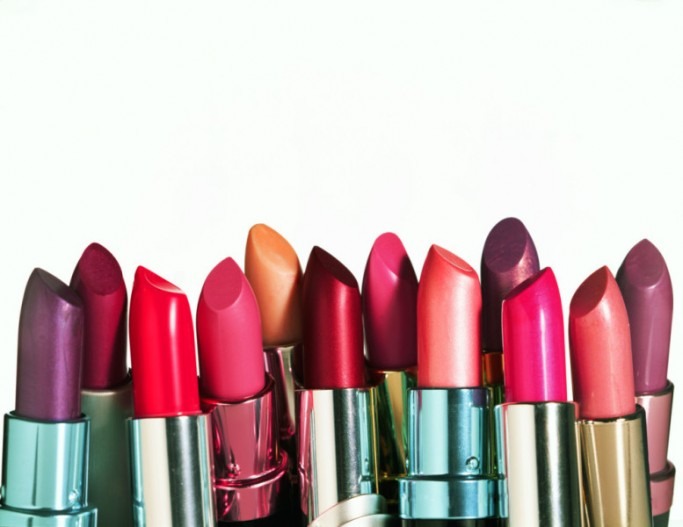 4. Pop on your favourite shade of lipstick or tinted balm and you're ready to go! 💋