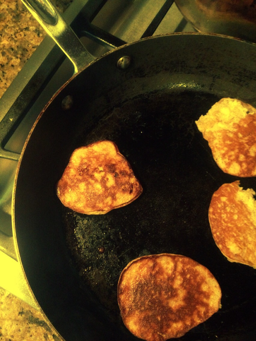 2 Ingredient, Healthy, Vegan, Gluten Free, Low-Carb, Low-Calorie, Low-Fat, Flourless Pancakes!