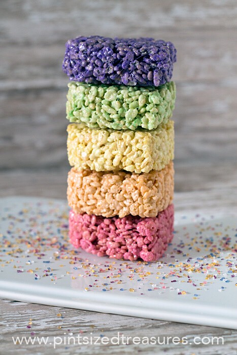 Heart-shaped Rice Krispie Treat Pops!!! 