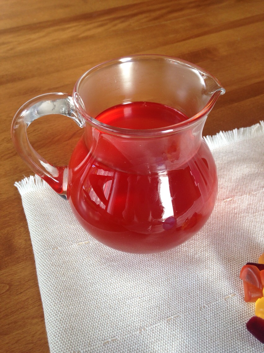 Infuse 4-5 tea spoons of Mermaid Blend fruits tea in hot water (100C) for 5-7 minutes. Drain the tea and add the lemonade. 