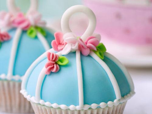 Pretty And Unique Cupcakes 