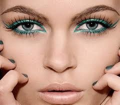 Blue Eyeliner Looks