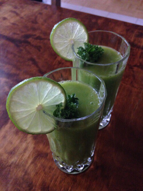 Not easy being Green :)
-1 green apple
- 1/2 cup of frozen spinach
- 1/2 inch of ginger (cut)
- 1/2 cup of water
Extras: Blend 1/2inch avocado or add fresh lime/ lime juice