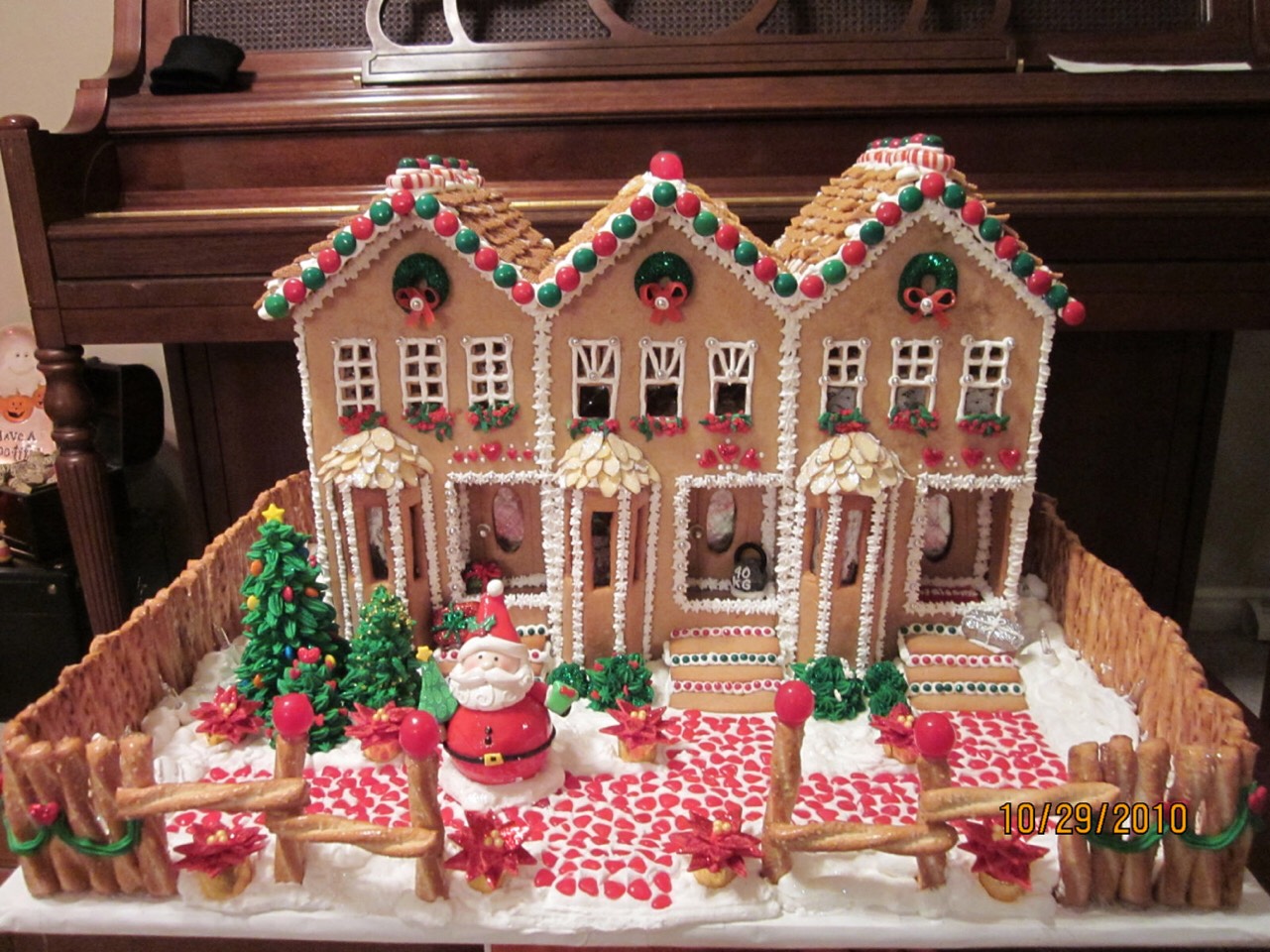AMAZING Gingerbread Houses! 