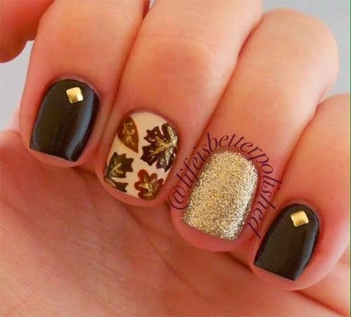 Very fall feeling, one glitter nail and one with leaves