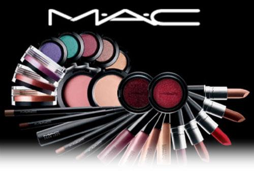 If you want to go out the way and get someone something high end and brilliant then you can get this as a gift. It is expensive but worth getting it for your family or friends. Mac is amazing.
