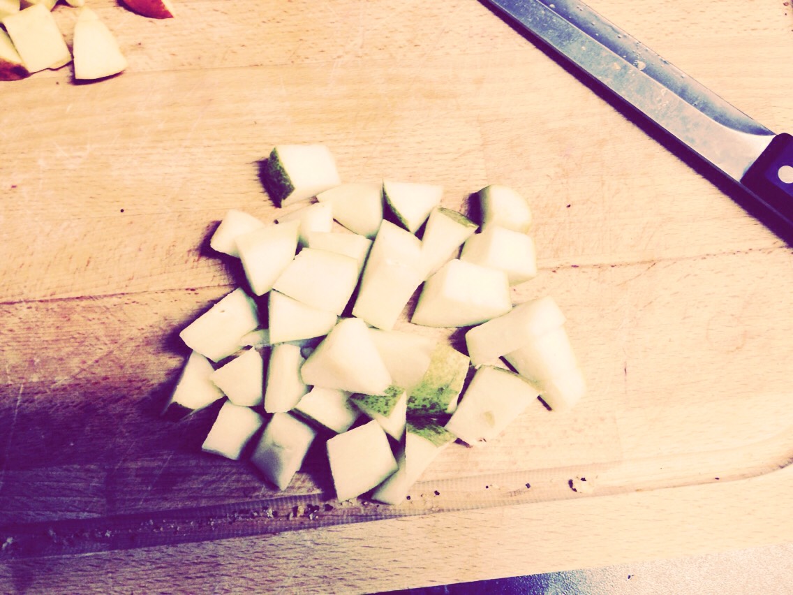 1 pear dice roughly