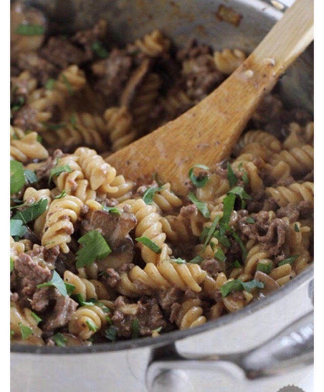 One Pot Ground Beef Stroganoff