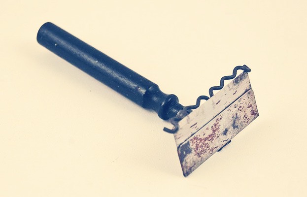 DO NOT...
Keep a razor and use it past its expiration date. Using a dull blade will lead to nicks  and unsightly scratches resulting in legs you will want to keep hidden. Smooth skin should be worth the few extra dollars a new blade costs.