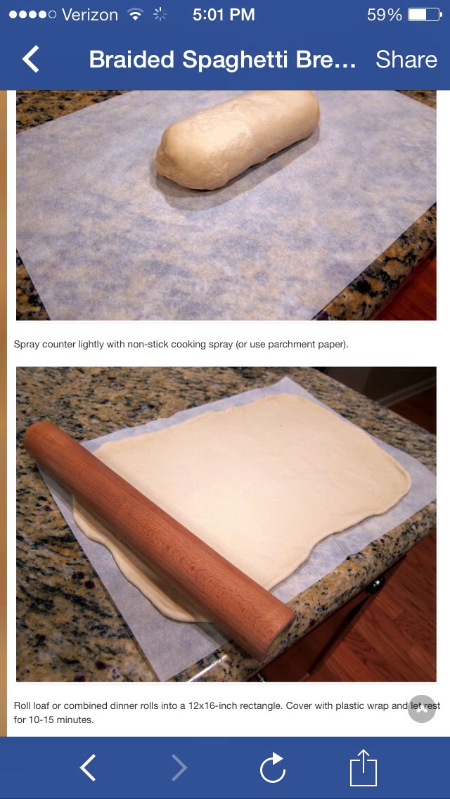 Spaghetti And Garlic Bread In one 