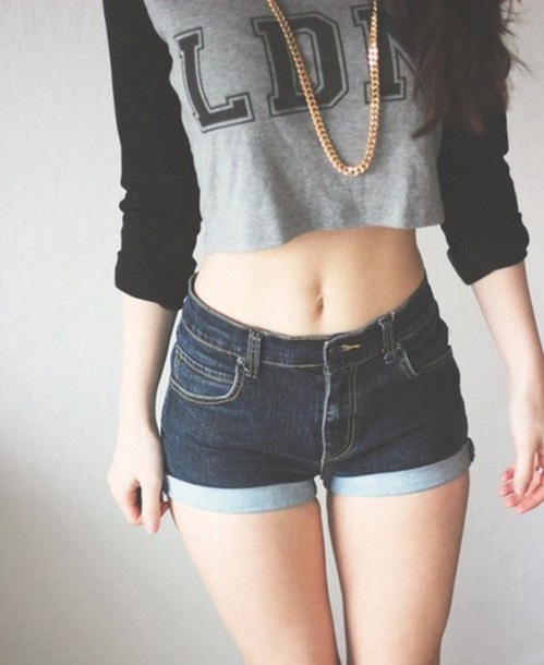 Or wear crop tops without high-waisted bottoms. Who cares if you show a little tummy?💁🏼