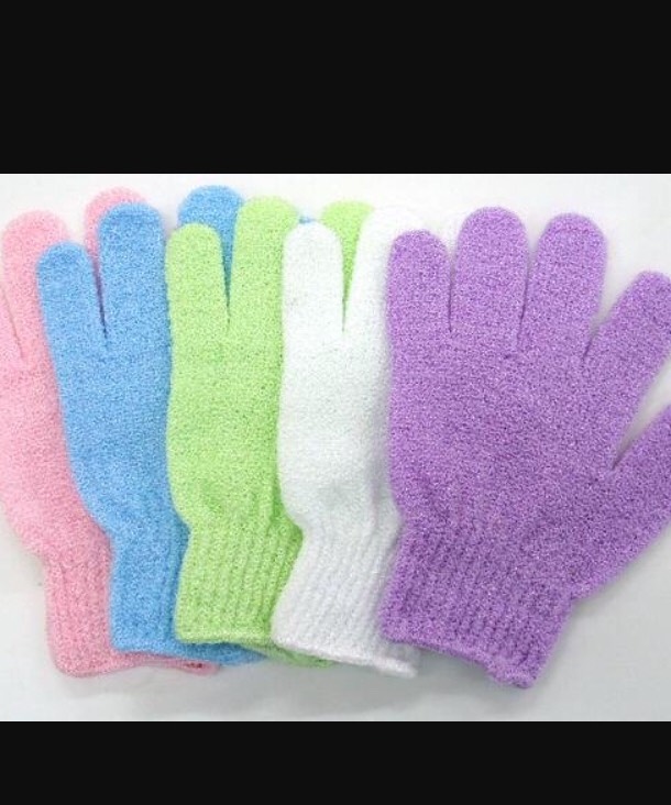 Prep the skin! 
Use a scratchy/exfoliation glove all over your body before using the scrub for the best results! 

Rub the mixture all over your body in a circular motion, let it lightly dry and shower off. 
Enjoy lovely, smooth skin💕
