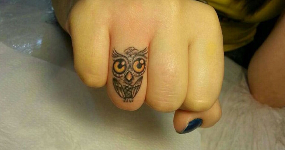   Beautiful Dainty Finger Tattoos For Women!