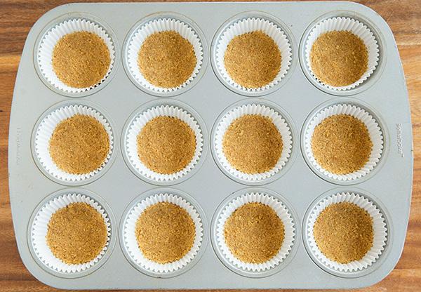 Caramel Apple Cheesecakes With Streusel Topping