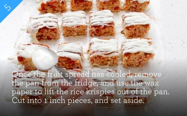 Strawberries & Cream Rice Krispie Treats. 🍓YUMMY!! 🍓
